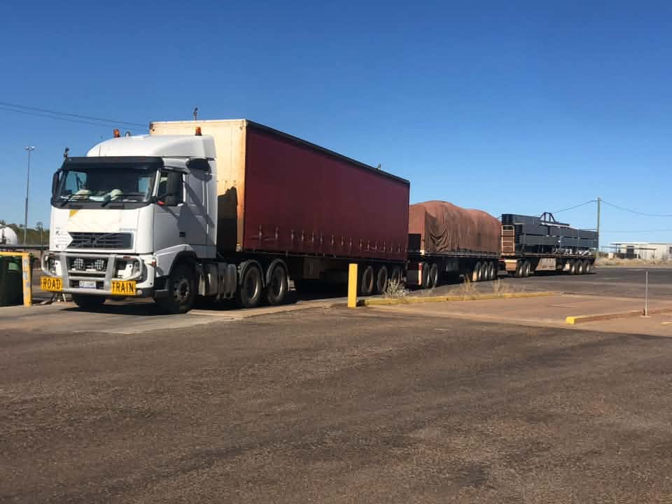 Kent Dungavell's 2003 500-horsepower FH12 hauling three trailers