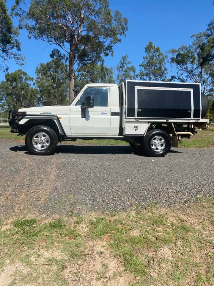 Rion Guy's Toyota LandCruiser HDJ79